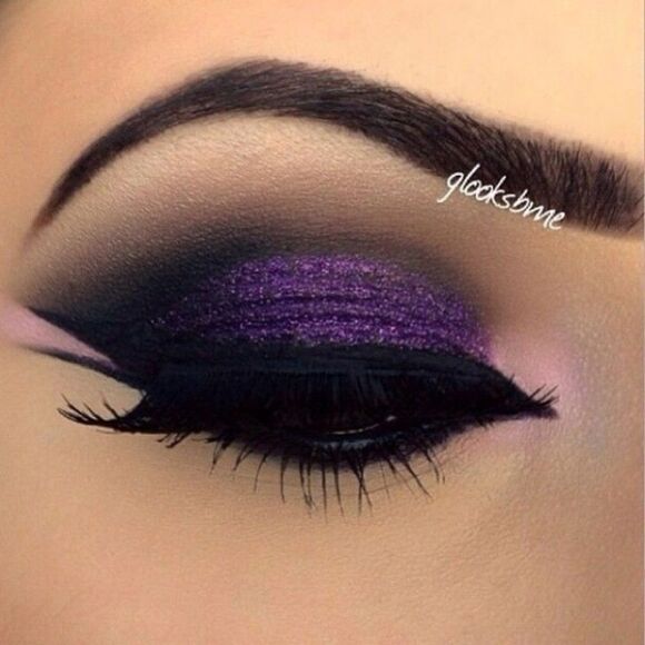 MAC Liquid Dazzleshadow Eyeshadow in Pantherized (Deep Purple Glitter) - Picture 7 of 14